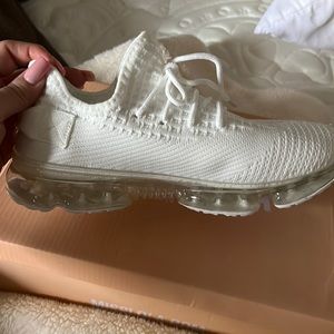 Brand new White sneakers size 7 asking $25.00